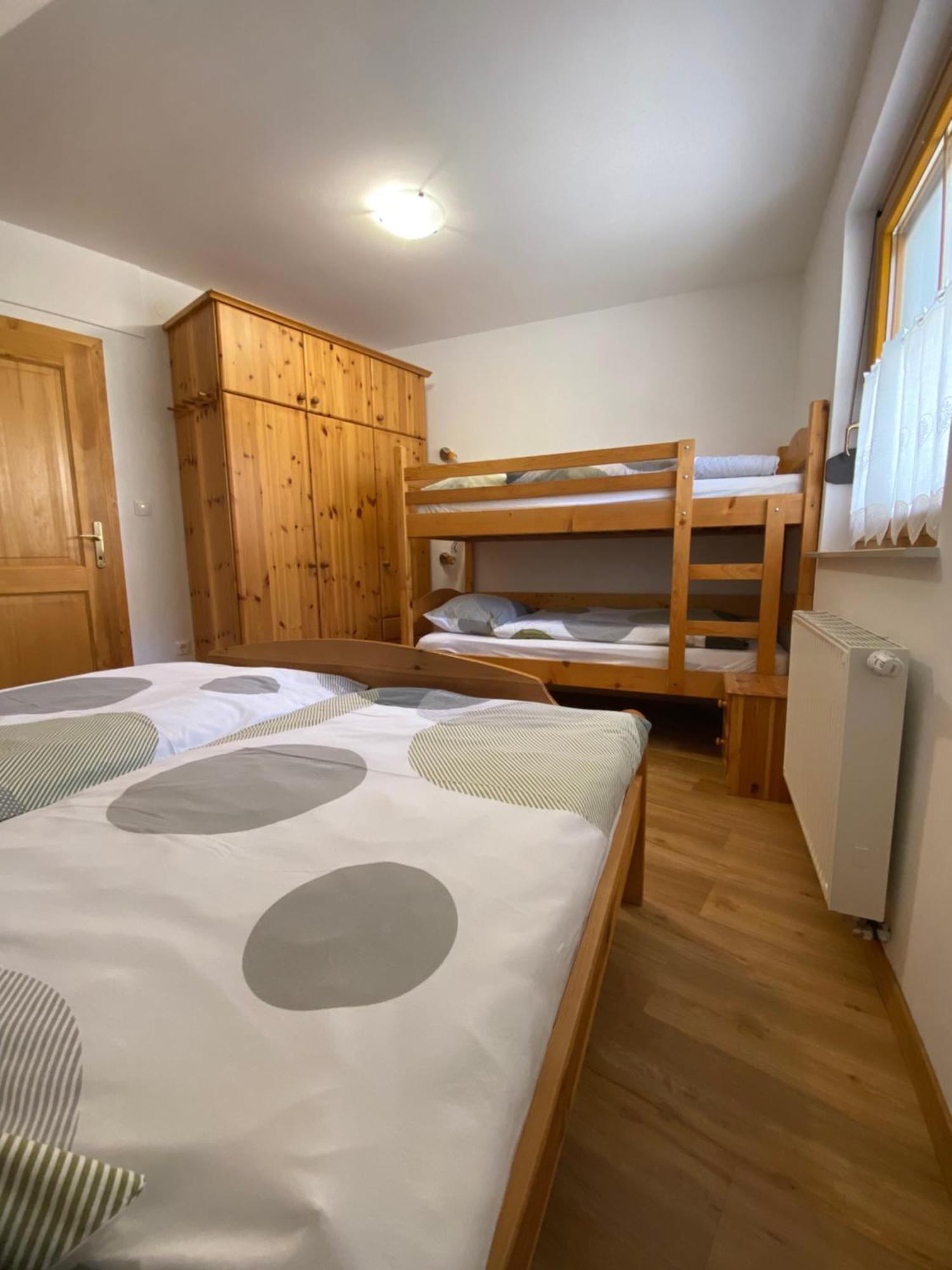Apartments Karmen Rateče エクステリア 写真