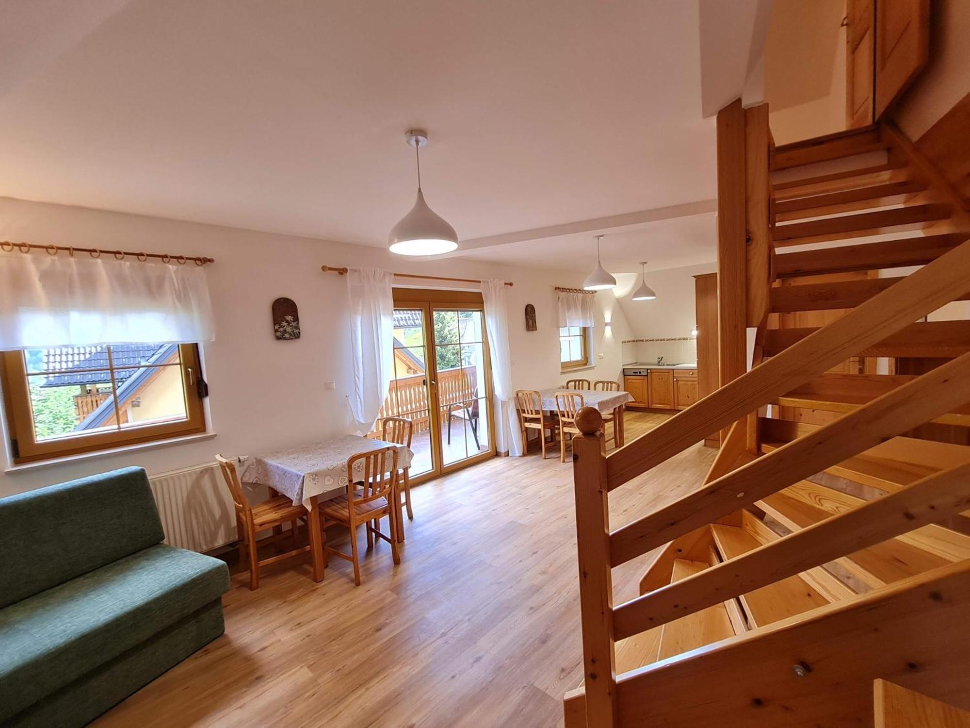 Apartments Karmen Rateče エクステリア 写真